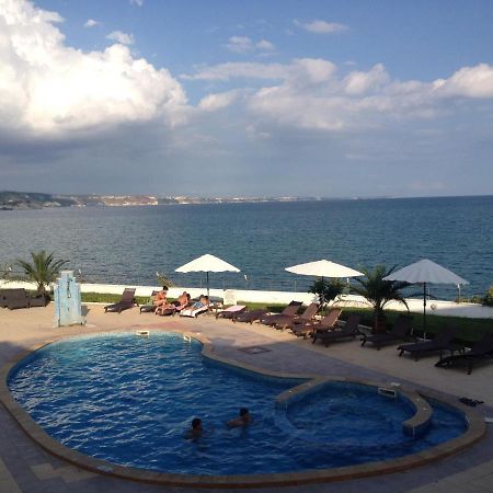 Privat Apartament Golf Coast Kavarna Luaran gambar